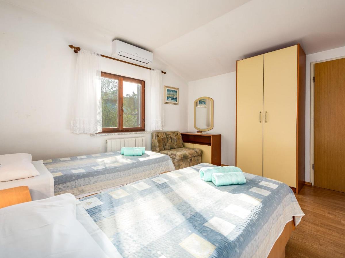 Holiday Home Hacienda - Pzn316 By Interhome Tinjan Exterior photo